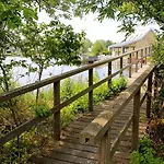 Modern Design Lodge Directly At The Water