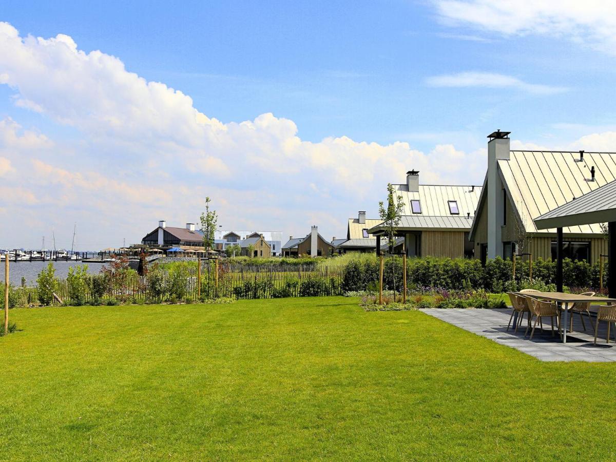 Modern Design Directly At The Water *
