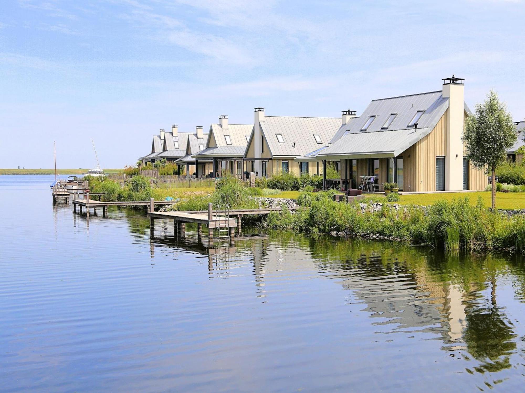 Modern Design Directly At The Water * Tholen